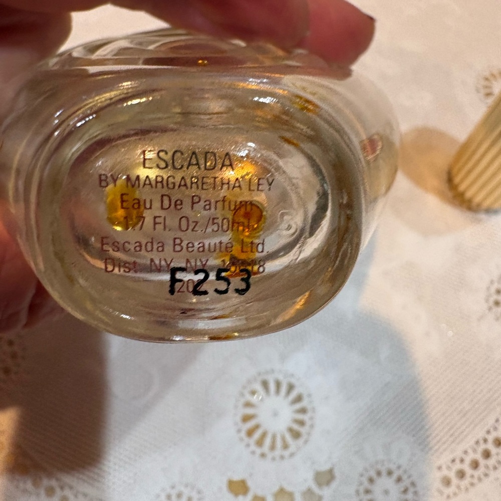 ESCADA Margaretha Ley Eau De Parfum Empty Perfume Spray Bottle - Picture 7 of 7